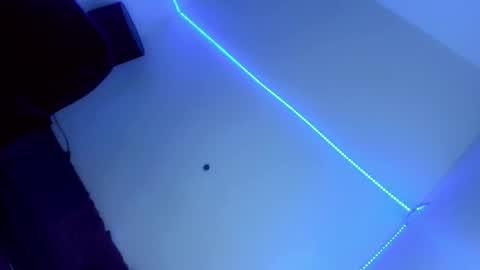 nia_jaxx online show from April 9, 7:09 pm