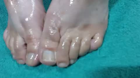 nikisissyfeet online show from May 16, 1:03 am