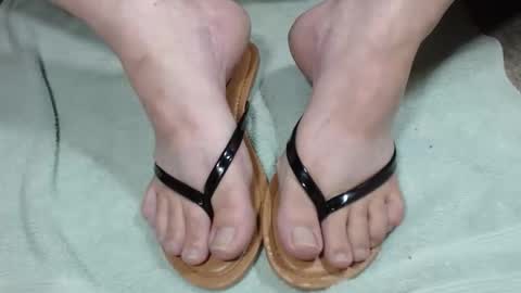 nikisissyfeet online show from May 17, 1:27 am