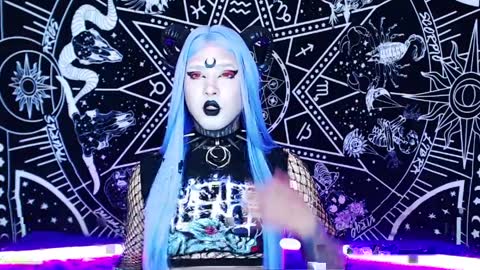 caroline online show from April 8, 10:55 pm