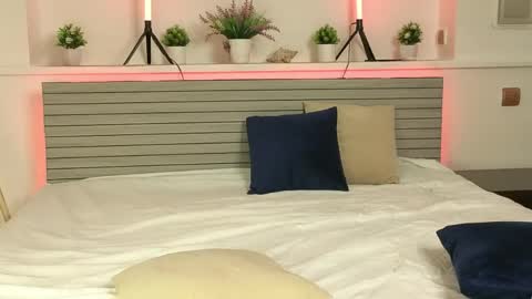 Ami and Maddy online show from April 25, 12:31 pm