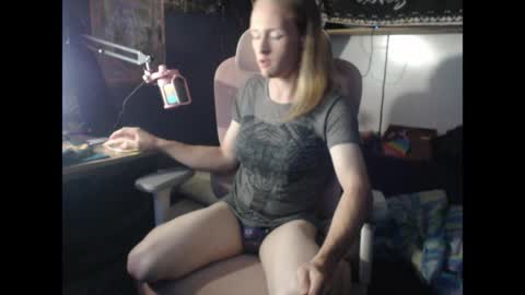 StonerBratOlivia online show from March 29, 3:07 am