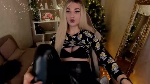 Onicka online show from December 17, 11:17 am