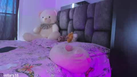 vella online show from April 17, 9:49 pm