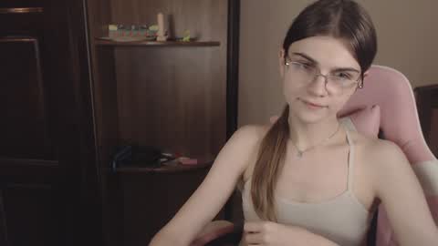 Farida online show from December 9, 11:04 pm