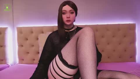 Charlize XL online show from September 10, 9:25 pm