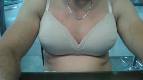 philouuuuu online show from January 15, 4:38 pm