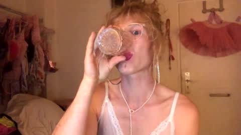 pinkfag online show from December 3, 8:22 pm