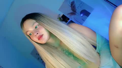 Flor online show from October 30, 10:31 pm