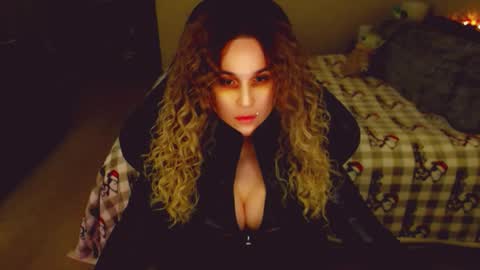 Kitty online show from May 7, 9:55 pm