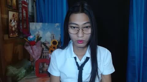 queensteffi online show from December 19, 1:28 am