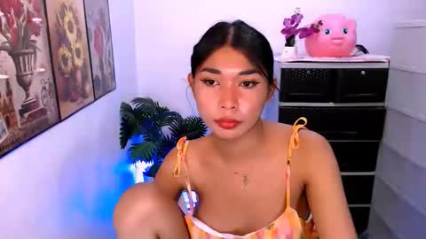 YOUR LATINA GODDESS online show from March 9, 10:24 pm