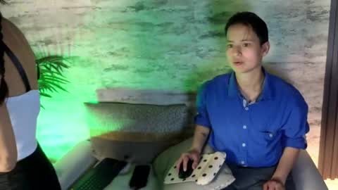 redhood_1_ online show from April 6, 1:11 pm