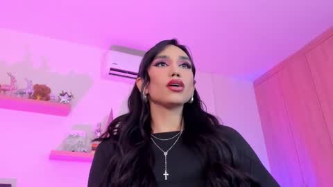 Rose Saenz online show from December 16, 8:58 pm