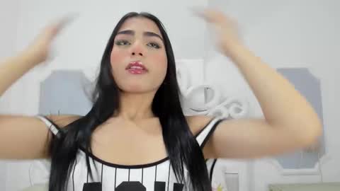 Snapshot of roxana_scott1 chatting on October 1, 3:51 am roxana_scott1 online show from October 1, 3:51 am