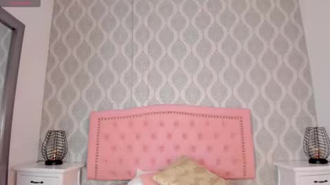 roxana_scott1 online show from February 6, 3:45 am