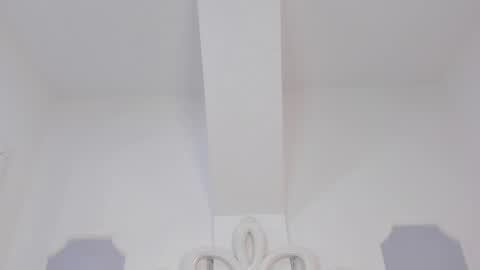 roxana_scott1 online show from April 6, 4:46 am