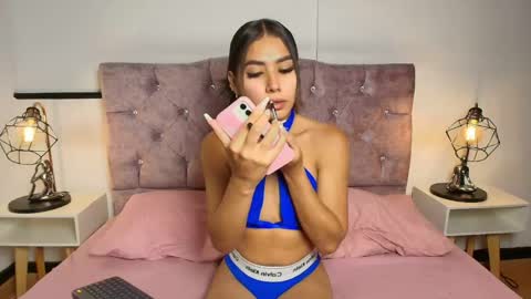 ruby_rouge_ online show from April 18, 7:18 pm