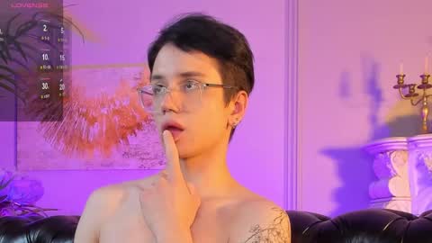 ryan_goldie online show from February 17, 8:04 pm