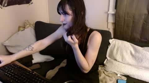 sabinewinters online show from April 2, 4:10 am