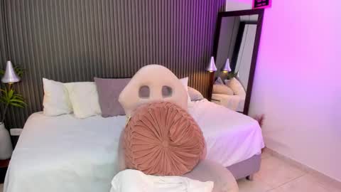 Axel online show from February 20, 6:19 am