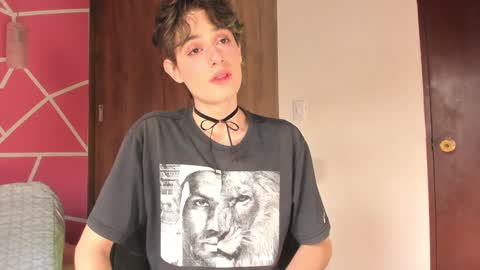    online show from December 3, 1:38 pm