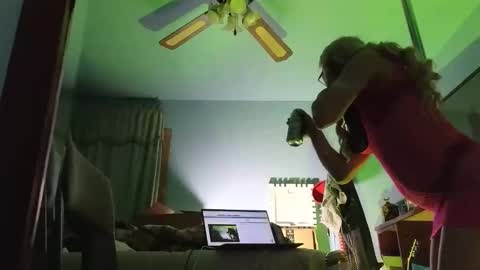 Sandra online show from April 19, 10:16 am