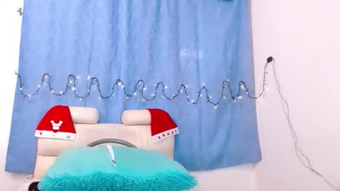 Sarah online show from November 26, 3:25 pm