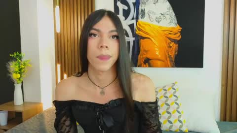 Sara online show from April 19, 8:00 pm