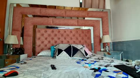 Sara Rivera online show from April 1, 2:47 pm