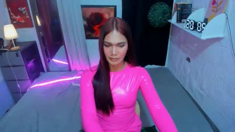 Snapshot of sashahuwanna chatting on February 7, 11:56 am ESTELLA online show from February 7, 11:56 am