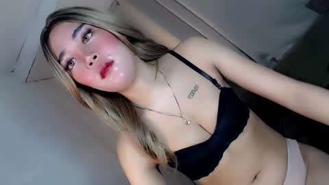 Snapshot of seducing_angela chatting on October 26, 1:23 am seducing_angela online show from October 26, 1:23 am