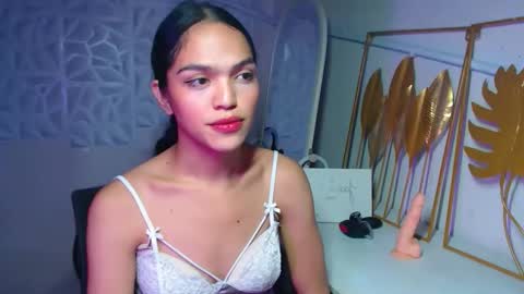 Bella online show from December 18, 6:46 pm