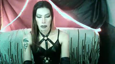 Devine online show from April 21, 1:42 am