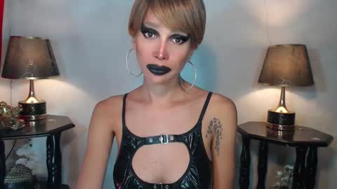 EVIL QUEEN SOFIA online show from April 14, 2:05 am