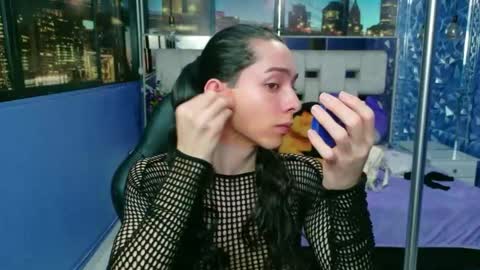 Sharlond online show from April 19, 1:56 pm