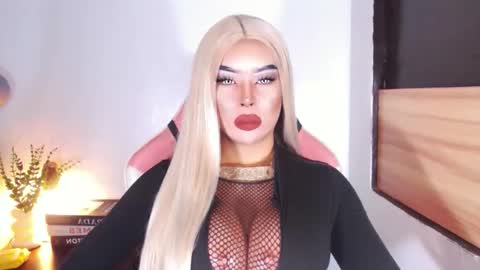 sheenafrost online show from March 15, 12:14 am