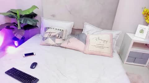 shelsy_issy online show from November 14, 9:01 pm