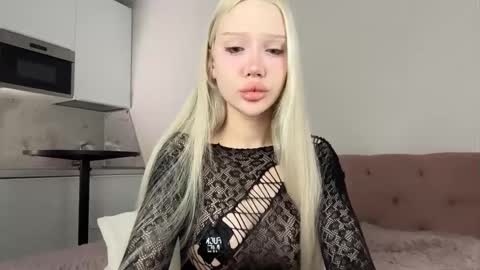 Snapshot of siliconepornstar chatting on September 28, 5:12 pm Diana online show from September 28, 5:12 pm