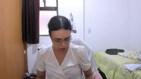 sarasweet online show from October 17, 7:50 pm