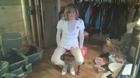 slutjennifertransxx online show from March 6, 3:56 am