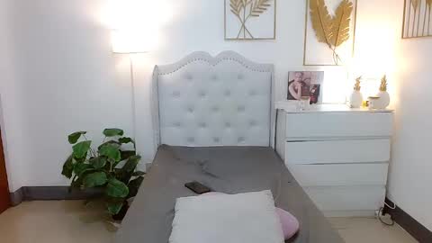 slutty_aurora online show from February 17, 4:48 pm