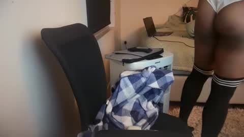 DeeLina online show from March 21, 7:18 pm