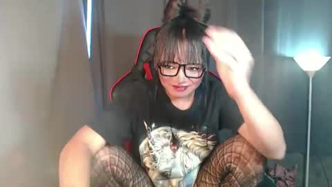 Snapshot of smokeprincess chatting on September 25, 10:28 pm Amanda online show from September 25, 10:28 pm