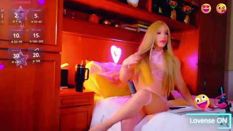Snapshot of sofiiboniita_ chatting on September 27, 2:20 am Sofa bonita online show from September 27, 2:20 am