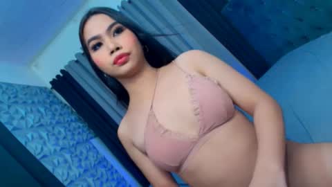 solene online show from May 30, 9:46 pm