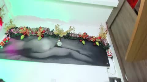 sophie_004 online show from December 4, 9:41 pm