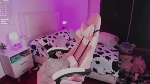    online show from November 9, 9:10 am