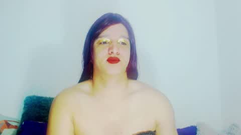 sophiehillsxo online show from April 19, 10:45 pm