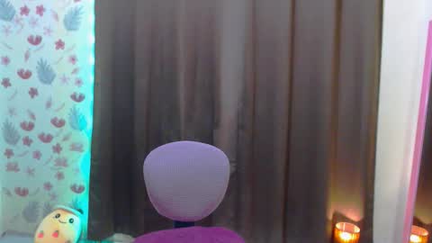 Snapshot of splendid_kim08 chatting on October 9, 8:49 am Kimmy online show from October 9, 8:49 am